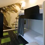 Auberge de jeunesse 365 For U *